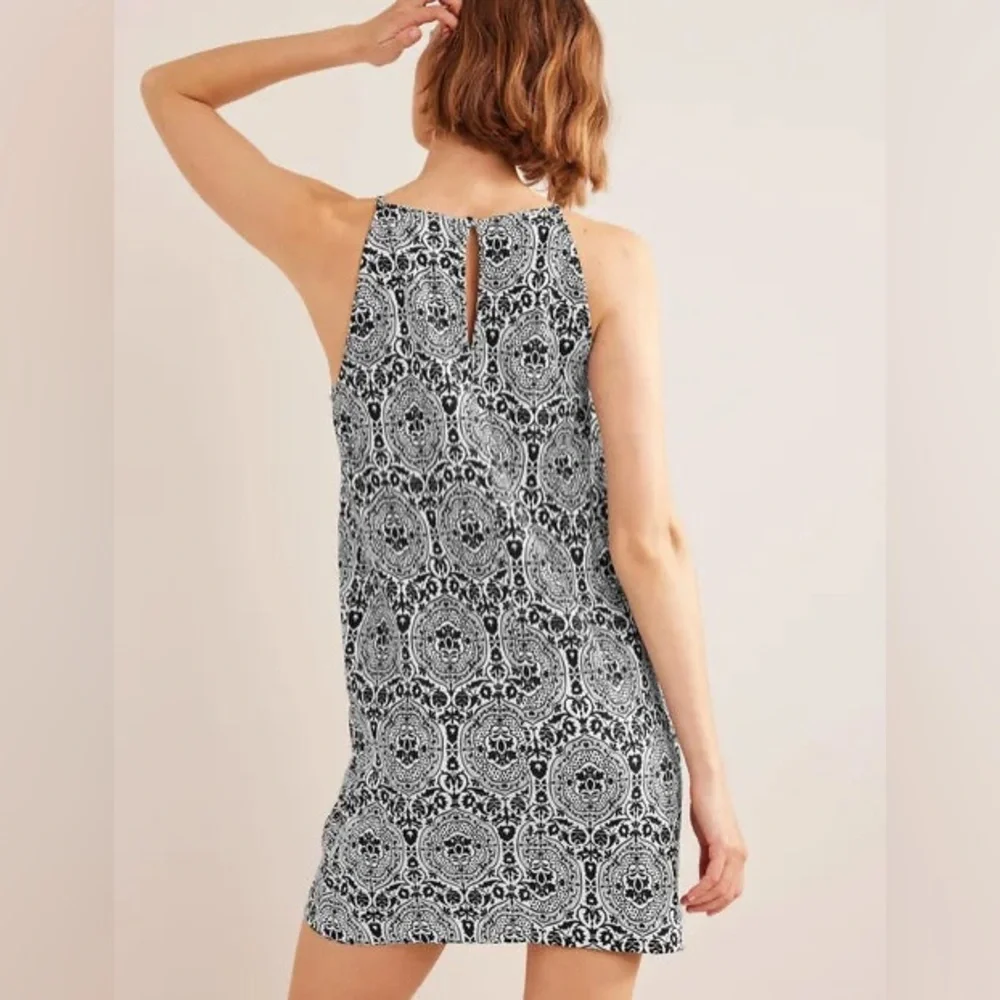 NWT Boden women’s Racerneck Jersey Mini Dress in black and white. Size 12 - Picture 2 of 10